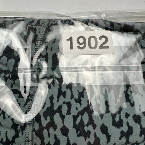 Athleta Pants Womens Extra Large Gray Salutation Jogger Ocelot Spot Print Yoga - Picture 15 of 15